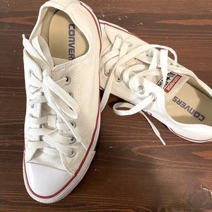 White Converse Chuck Taylor all Star classic